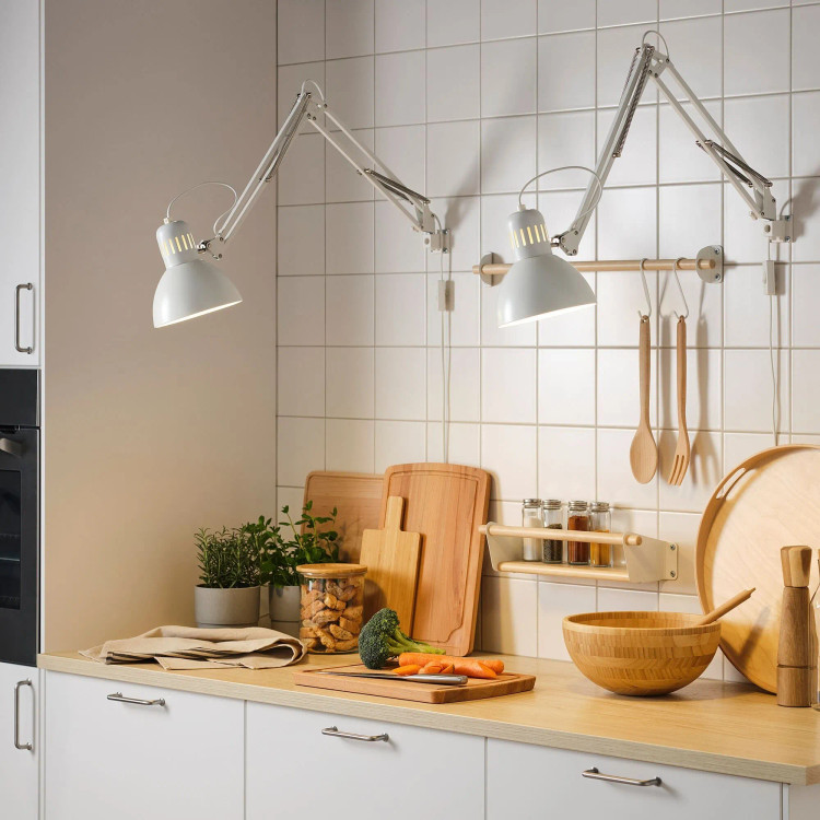 چراغ مطالعه ایکیا مدل TERTIAL، قابل استفاده در فضای آشپزخانه