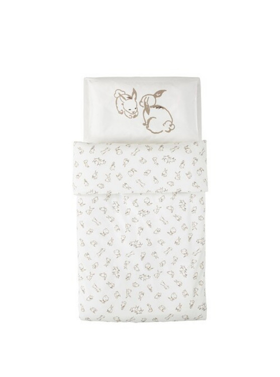 پارچه این ست ضد حساسیت است و به راحتی شسته و اتو کشی می شود.